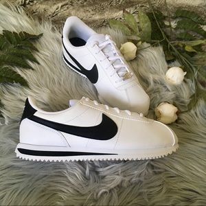 NIKE Cortez White/Black